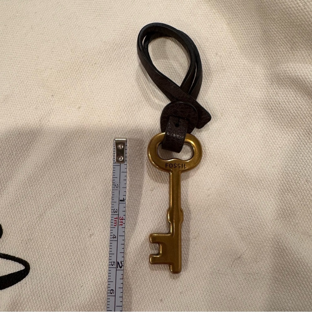 Fossil Key Keychain Gold Color - image 3